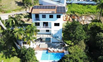 Casa em Condomínio à venda, no Bairro Bosque das Mansões, São José-SC, com 4 quartos, sendo 1 suíte, com 4 vagas