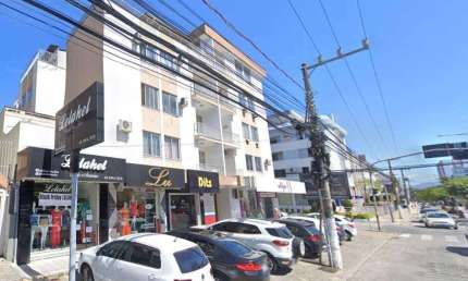 Cobertura à venda, no Bairro Kobrasol, São José-SC, com 4 quartos, sendo 1 suíte, com 1 vaga