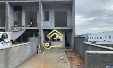 Sobrado à venda, no Bairro Sertão do Maruim, São José-SC, com 2 quartos, sendo , com 2 vagas
