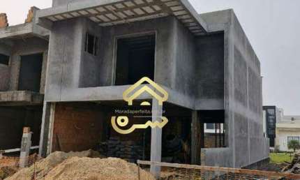 Sobrado à venda, no Bairro Beira Rio, Biguaçu-SC, com 3 quartos, sendo 1 suíte, com 2 vagas