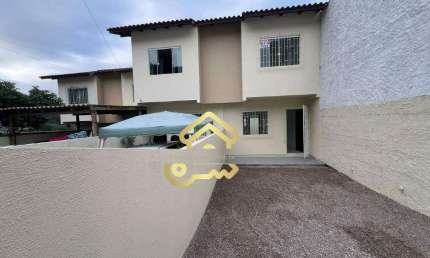Sobrado à venda, no Bairro Potecas, São José-SC, com 2 quartos, sendo , com 2 vagas