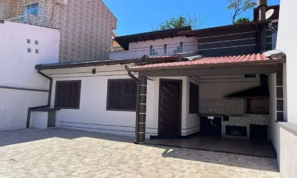 Casa à venda, no bairro forquilhas, são josé-sc, com 3 quartos, sendo , com 2 vagas