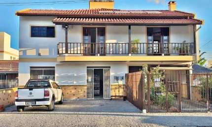 Casa comercial à venda na Avenida Valdemar Schmidt, Forquilhas, São José