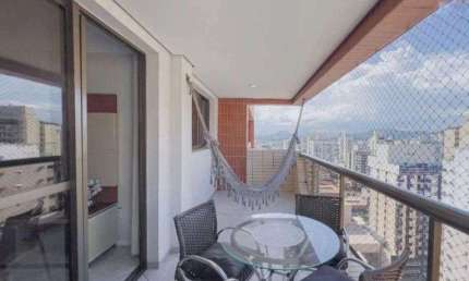 4 quartos com 148m² a poucos passos do mar em Itapuã! Prédio completo e muito procurado