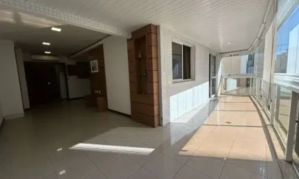 Frente, sol da manhã, 3 quartos com 2 suítes na Praia da Costa!