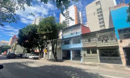 Casa a venda na Praia da Costa! Ótimo ponto comercial e residencial