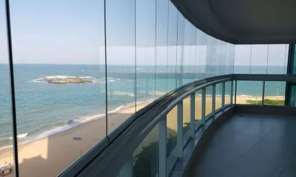Alto padrão, frente mar com 245m² e elevador panorâmico!