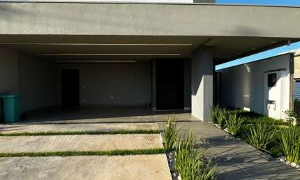 CASA TÉRREA COM 3 SUÍTES À VENDA - FLORAIS DO PARQUE