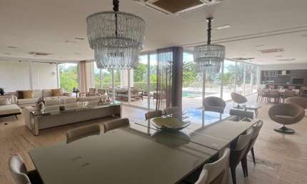 CASA TÉRREA COM 5 SUÍTES À VENDA, 3333m2 - COND JAPUIRA