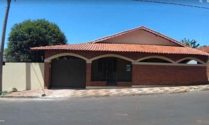Casa para Venda em Brotas, Bela Vista, 4 dormitórios, 1 suíte, 2 banheiros, 3 vagas