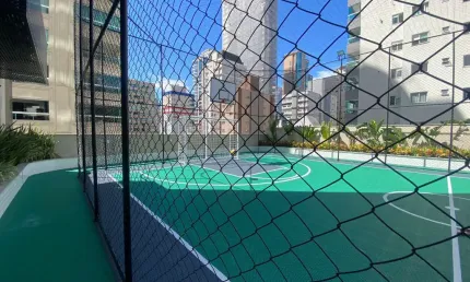 Apartamento com quadra de futebol, lazer completo em Itapema SC