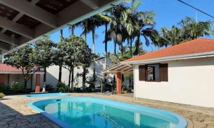 Casa com 6 quartos à venda na Avenida Nereu Ramos, 137, Centro, Penha