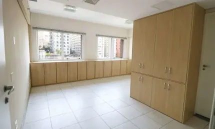 Ponto comercial/loja/box para venda possui 28 metros quadrados em liberdade - são paulo - sp