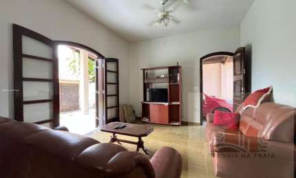 Casa térrea 2 suítes churrasqueira 3 vagas no Guaiúba