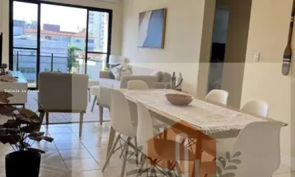 Apartamento reformado com 3 dormitórios 1 vaga lado praia na Enseada