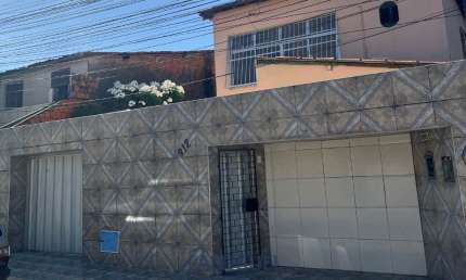 Casa ampla, confortável próximo à Av. Dom Almeida Lustosa – Caucaia