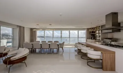 Apartamento com 4 quartos para alugar na Avenida Atlântica, 4700, Centro, Balneário Camboriú
