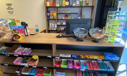 CONVENIÊNCIA PARA VENDA NO CENTRO DE BALNEÁRIO CAMBORIÚ!!!