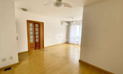 Apartamento com 3 quartos à venda na Avenida Iguassu, 270, Petrópolis, Porto Alegre por R$ 649.990