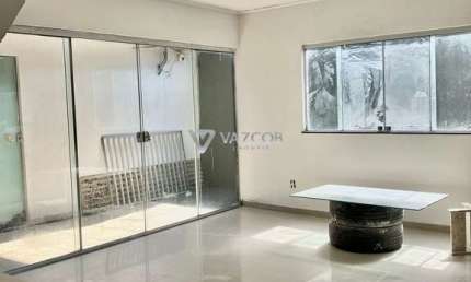 Casa comercial e residencial no Curió Utinga | 03 suítes e estacionamento