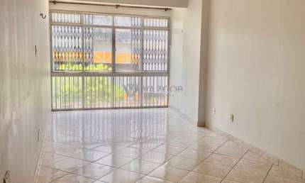 Apartamento com 03 quartos em frente a Praça da República
