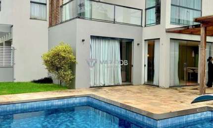 Casa com 04 suítes em Ananindeua - Condominio Castanheira