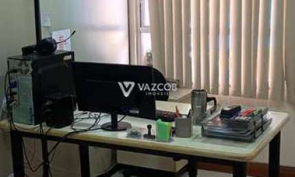 Prédio comercial com 13 salas na Avenida Perimetral, bairro Marco