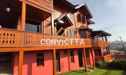 CASA EM MADEIRA NOBRE PARA VENDA NO BAIRRO SALGADO FILHO.