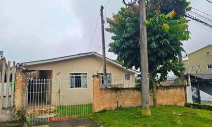 Casa Térrea para Venda em Curitiba, Boa Vista, 4 dormitórios, 1 suíte, 2 banheiros, 2 vagas