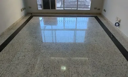 ALUGUEL DE BELÍSSIMO APARTAMENTO NA PRAIA  DE 160m2 DE 3 DORMS COM UMA SUÍTE E CLOSET COM DEPENDÊNCIA COMPLETA E VAGA DEMARCADA NA PONTA DA PRAIA EM SANTOS-SP