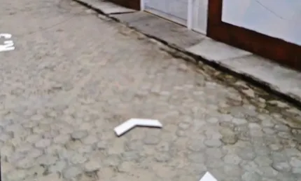 Alugo duplex com 3 quartos sendo duas  suítes no Cambolo