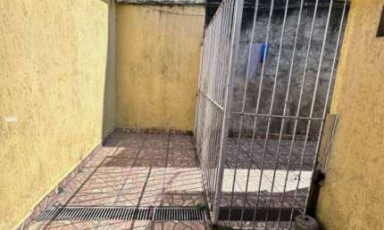 Casa / Sobrado para Locação em São Paulo, Jardim São Luís, 2 dormitórios, 1 banheiro