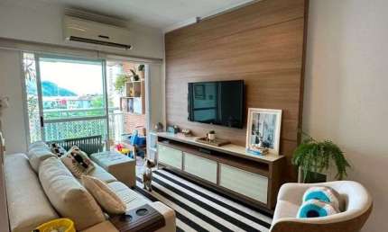 Apartamento 2 dorm. sendo 1 suite, no bairro da Ponta da Praia.