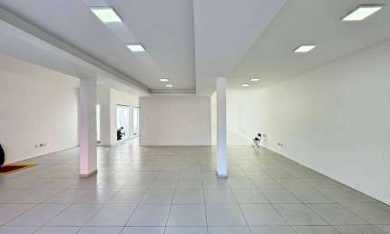 Ponto Comercial ao lado da Praça Ipaminondas no Centro de Taubaté – 266m²
