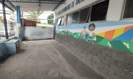 Barracão / Galpão / Depósito com 5 salas à venda na Rua Goindira, 000, Imbariê, Duque de Caxias