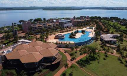 Terreno à venda em Primeiro de Maio, Centro, com 2432.2 m², Ilha do Sol