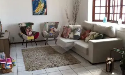 Casa com 3 quartos à venda na Padre Arnaldo Dos Santos, Vila Galvão, Jundiaí