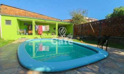 Casa 3 dormitórios com piscina – Parque Pinheiro Machado