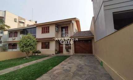 Casa, Sobrado, 3 Dormitórios, 3 Banheiros, 2 Vagas, Pátio, Nossa Senhora de Fáti