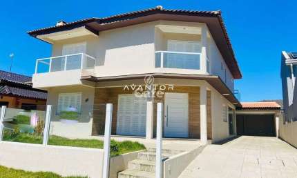 Casa, 4 Dormitórios, 3 Suítes, 6 Banheiros, 2 Vagas, Sacada, Churrasqueira, Páti