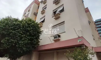Apartamento 3 dormitórios 01 suíte, sacada e box duplo de garagem.