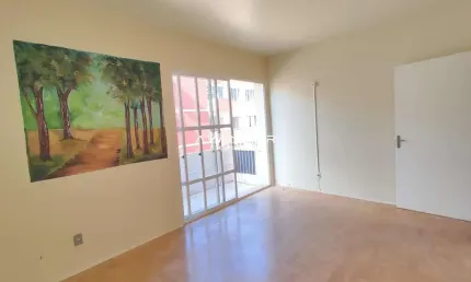Apartamento, 2 dormitórios, 1 banheiro, sacada, área de serviço, centro