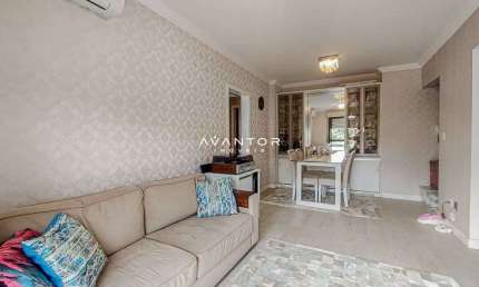 Apartamento Central de 3 dormitórios/suite com box.