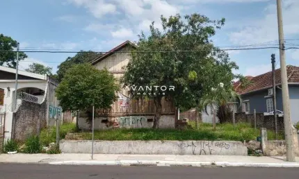 Terreno Residencial / Comercial Amplo De 926 m², Em Ótima Localização.