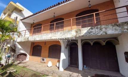 Casa Duplex com 4 Dormitórios, Sala De Estar, Sala De Jantar, 3 Banheiros, Larei