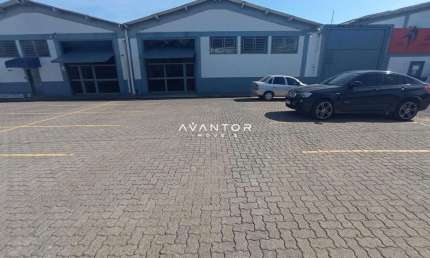 Pavilhão Para Alugar Em Camobi Amplo De 350 m², Possui 2 Banheiros e Estacioname
