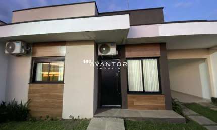 Casa 3 Dormitórios, 1 suíte, 2 Banheiros, Lareira, Churrasqueira, Piscina, 2 V.G