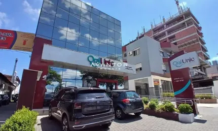 Loja Comercial De 520 m² Para Locação Na Avenida Medianeira.