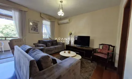Apartamento mobiliado de 3 dormitórios com garagem | Região Central
