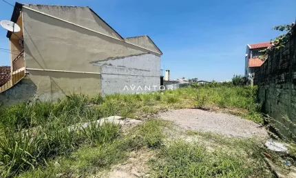 Terreno à venda na Rua Vinte e Quatro de Fevereiro, 285, Nossa Senhora de Lourdes, Santa Maria
